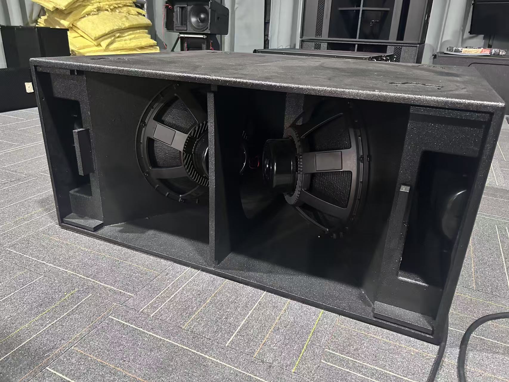 ซับวูฟเฟอร์คู่ ขนาด 18 นิ้ว ระ - Subwoofer บทวิจารณ์และราคา