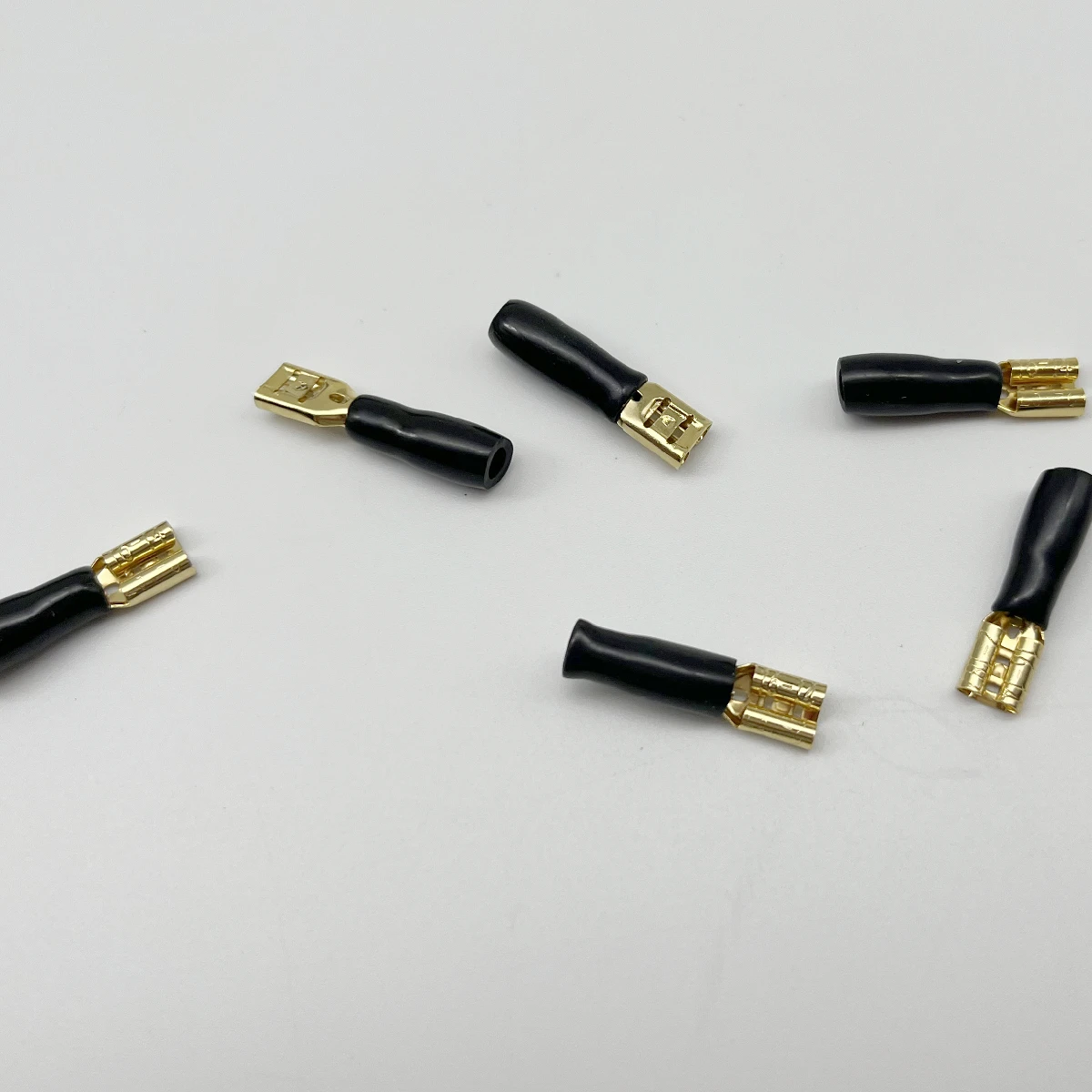 รถยนต์บ้านเสียงทองแดงบริสุทธิ์ - Speaker Crossover บทวิจารณ์และราคา